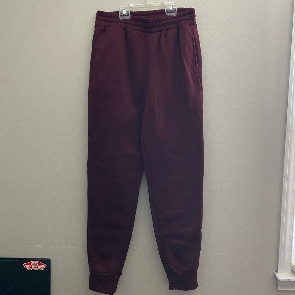 This is just some basic sweatpants.